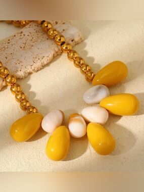 Beaded Chunky Necklace Gold and Yellow